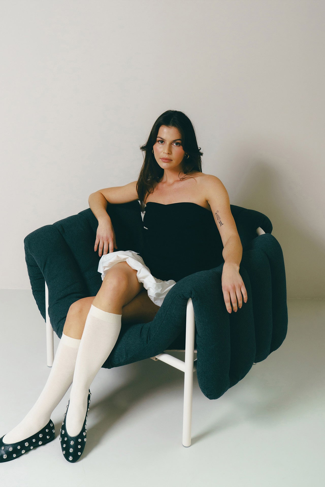 Fotostudio mit Fotografin Mieten im Studio.fiveOh. Mietstudio in Köln für Fotoproduktion und Videoproduktion