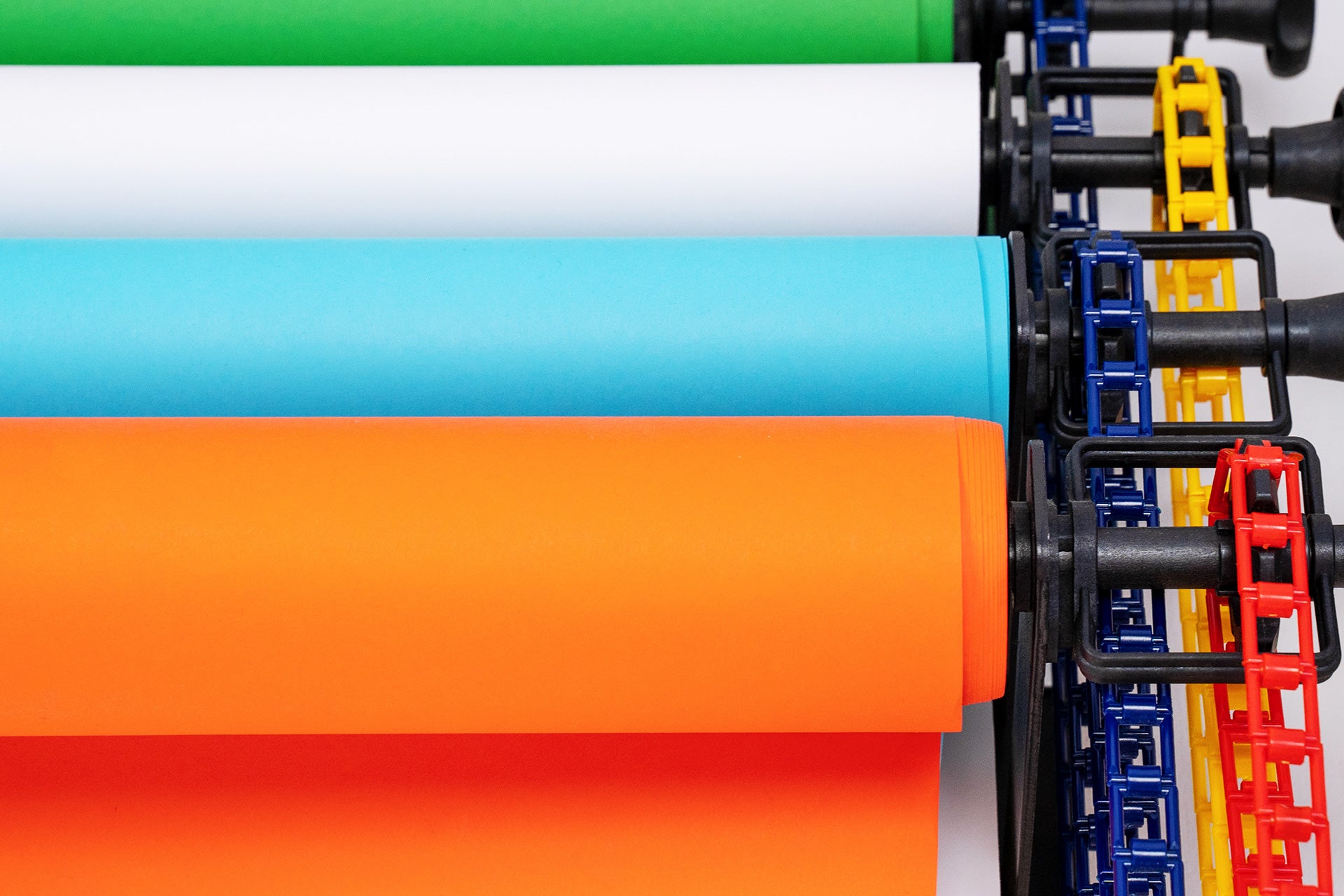 Hintergrund Papier aus dem Shooting-Bereich im OG mit natürlichem Licht im Studio Five Oh – Studio-Location mieten in Köln.