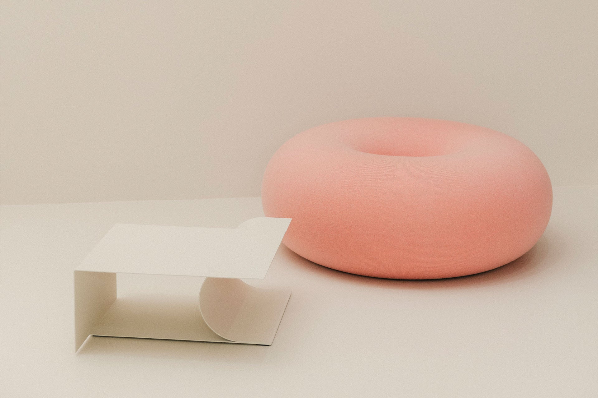 hem boa pouf Ausstattung - Studio Five Oh, Ihrer Foto- & Video Studio-Location zum mieten in Koeln