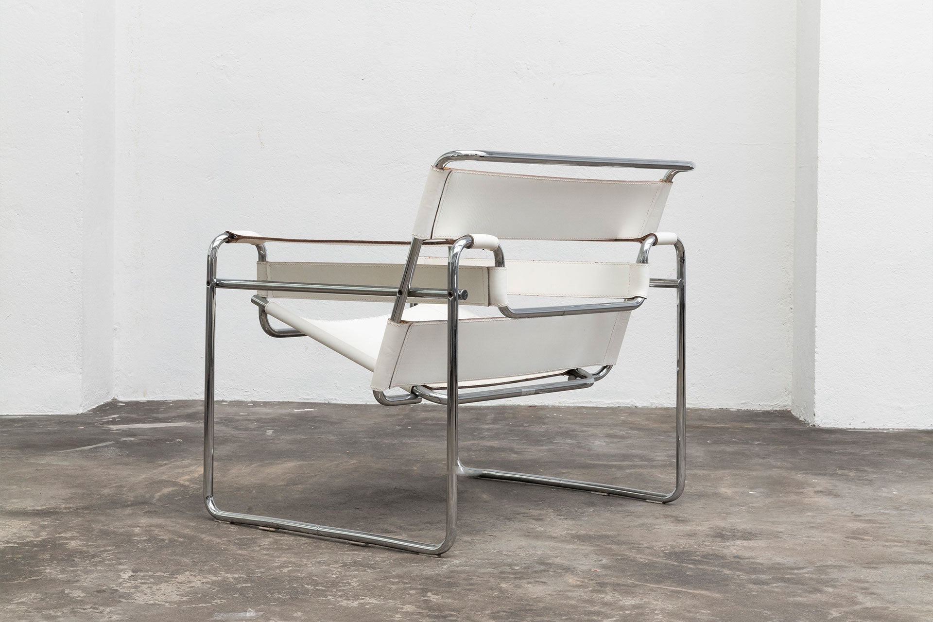 Wassily Chair Ausstattung - Studio Five Oh, Ihrer Foto- & Video Studio-Location zum mieten in Koeln